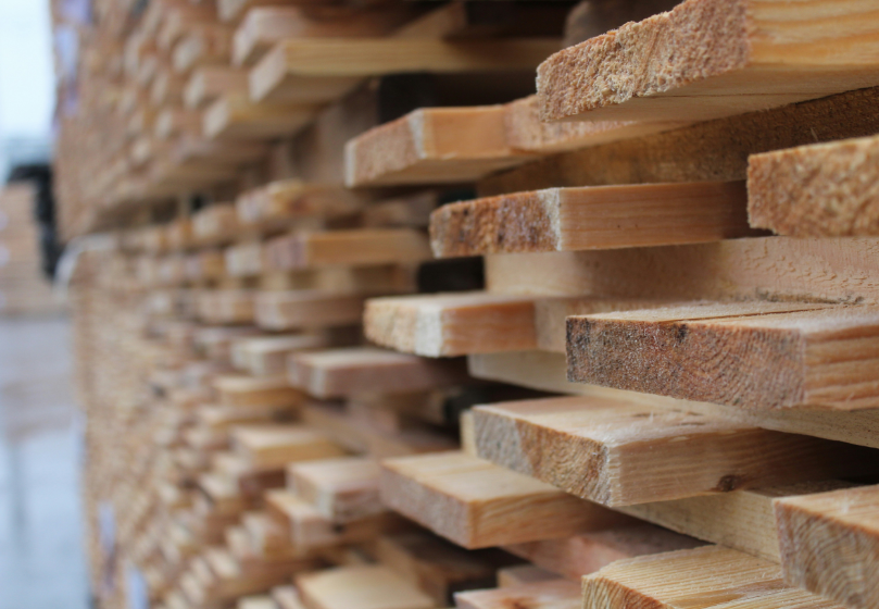 How to Pick the Right Wood for Your Build&Bond DIY Bed Kit